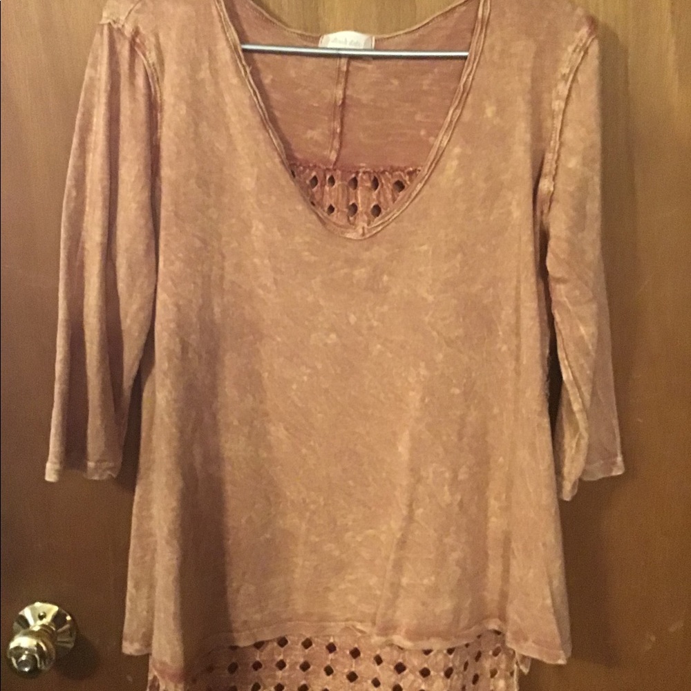 Tops - Picture 2 of 5